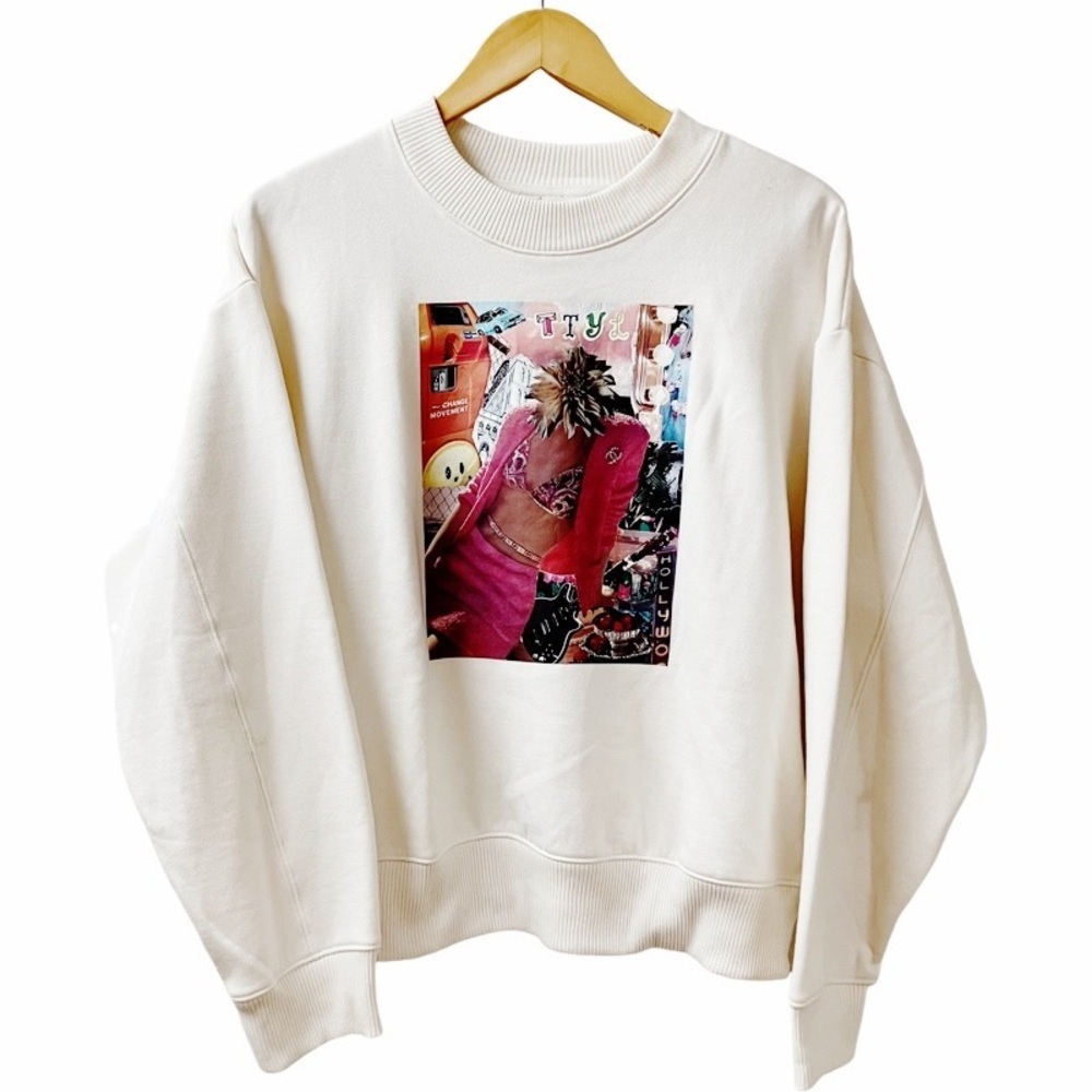 A New Day Womens Scattered Image Graphic Sweatshirt SIZE Large Crewneck NEW